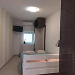 & شيبينيك