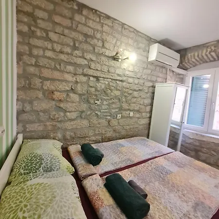 希贝尼克客房及一室公寓旅馆 希贝尼克