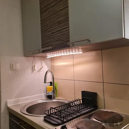 希贝尼克客房及一室公寓旅馆 3* 希贝尼克