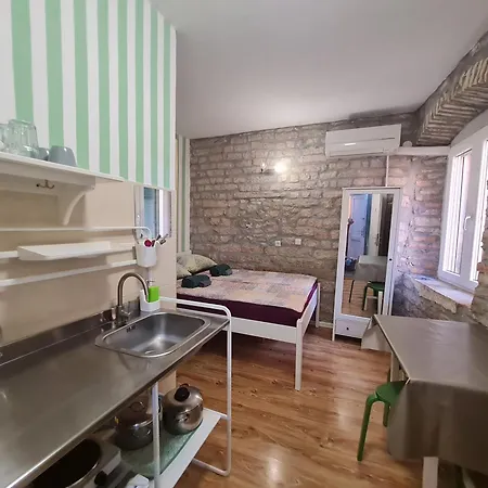 希贝尼克客房及一室公寓旅馆 希贝尼克