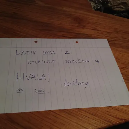 希贝尼克客房及一室公寓旅馆 希贝尼克